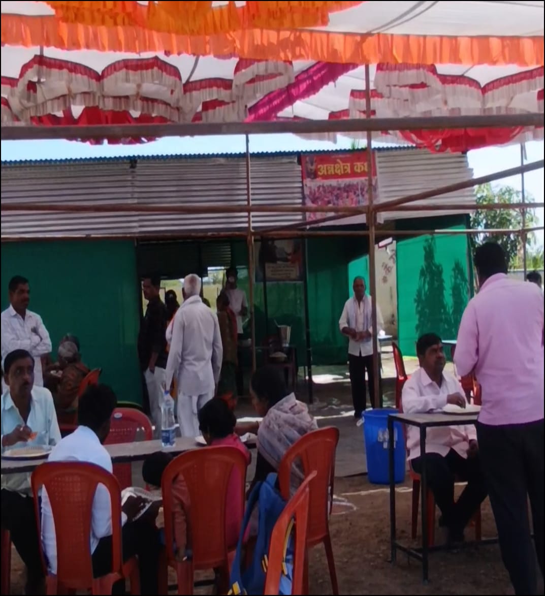 Annadaan seva at Navsacha Shanidev Mandir